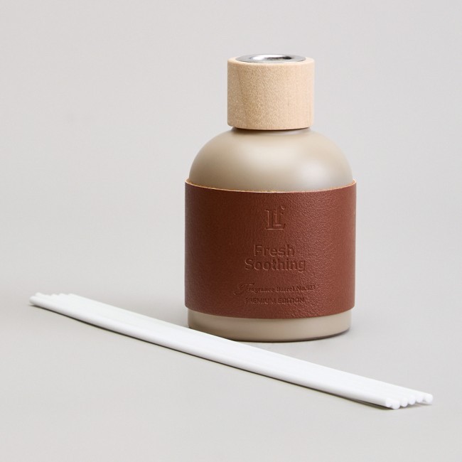 Диффузор ароматический "leather" fresh soothing 150 мл Lefard (605-100) Диффузор ароматический "leather" fresh soothing 150 мл Lefard (605-100)