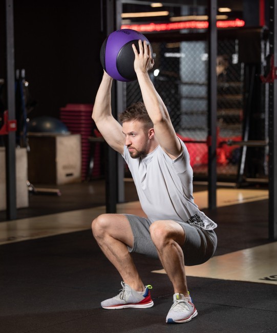 Медбол высокой плотности STARFIT GB-702, 6 кг, фиолетовый (1007347) Медбол высокой плотности STARFIT GB-702, 6 кг, фиолетовый (1007347)