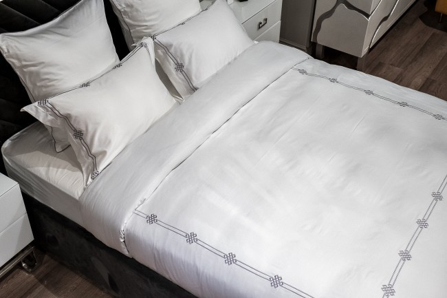 Комплект постельного белья с вышивкой Арктик, серый, Семейный (145*210-2шт) (TT-00013968) Комплект постельного белья с вышивкой Арктик, серый, Семейный (145*210-2шт) (TT-00013968)