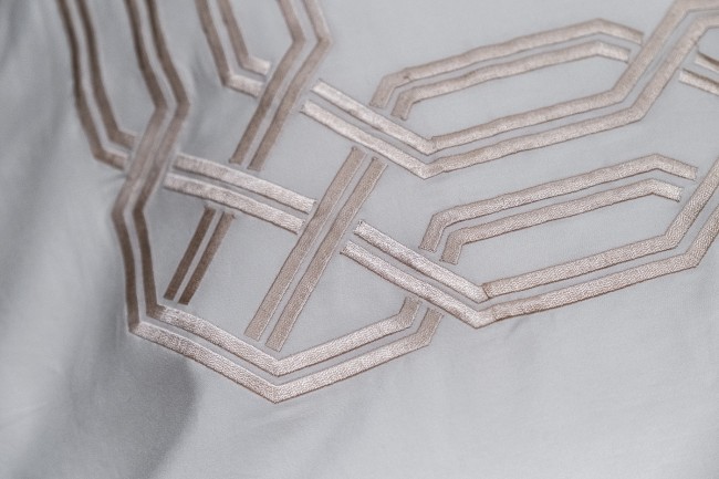 Комплект постельного белья с вышивкой Паллада, золотой, Двуспальный евро (200*220) (TT-00013969)