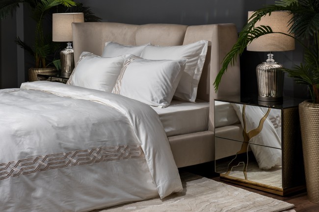 Комплект постельного белья с вышивкой Паллада, золотой, Двуспальный кинг сайз (220*240) (TT-00013970)