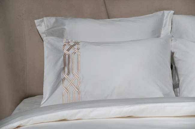 Комплект постельного белья с вышивкой Паллада, золотой, Двуспальный кинг сайз (220*240) (TT-00013970)