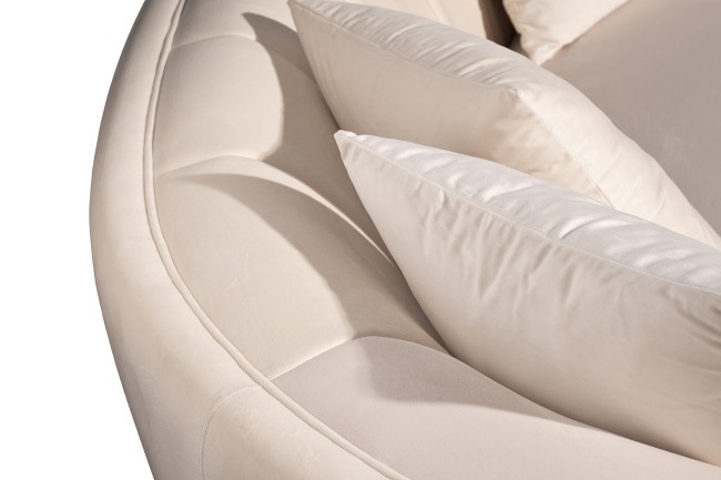 Диван трехместный бежевый 233*106*79см (без канта) (TT-00015090)