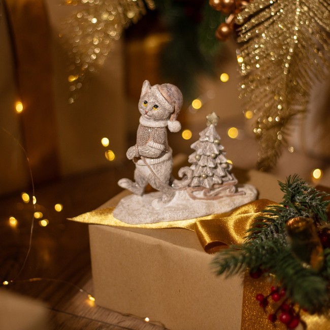 Статуэтка "котик с елочкой" 13х5,5х11,5 см Lefard (162-1286) Статуэтка "котик с елочкой" 13х5,5х11,5 см Lefard (162-1286)