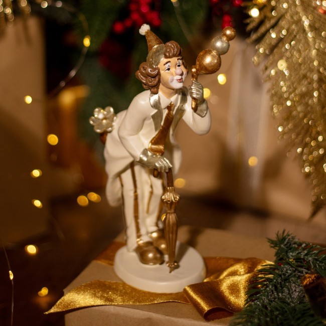 Статуэтка "клоун" 12,5х7х20,5 см Lefard (162-1305) Статуэтка "клоун" 12,5х7х20,5 см Lefard (162-1305)