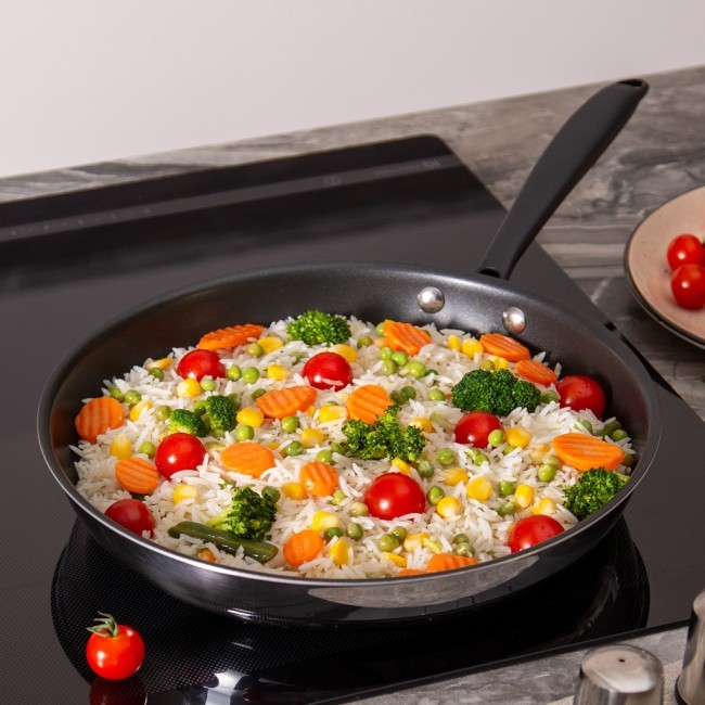 Сковорода c антипригарным покрытием "iron chef" agness 28*5.2cm технология 3-ply, нерж.сталь 18/10 Agness (947-104)