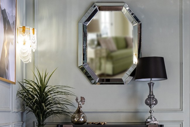 Зеркало декоративное в серебристой раме 76*101см (TT-00008889)