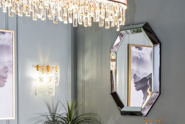 Зеркало декоративное в серебристой раме 76*101см (TT-00008889)