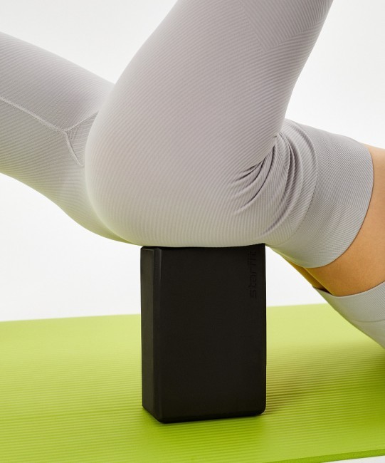 Блок для йоги STARFIT YB-200 EVA, черный (2113204) Блок для йоги STARFIT YB-200 EVA, черный (2113204)