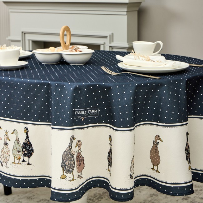 Скатерть овальная "family farm" 140х180см ,синий,100% хлопок,твил,с пропиткой Lefard (850-742-27) Скатерть овальная "family farm" 140х180см ,синий,100% хлопок,твил,с пропиткой Lefard (850-742-27)