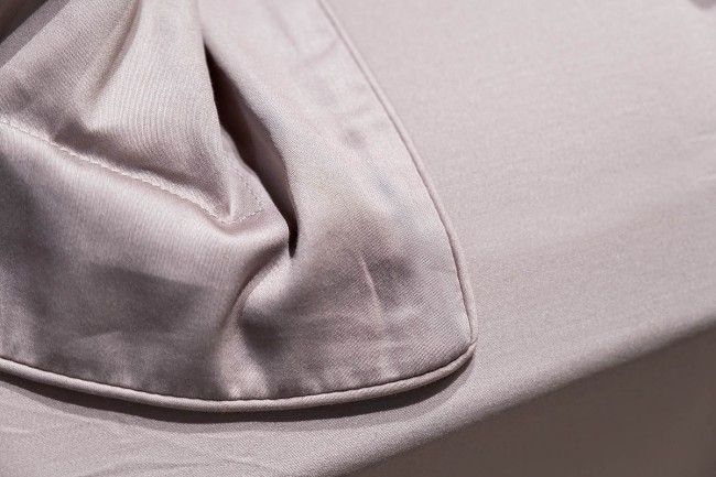 Простыня на резинке сатин пудреная роза 160*200*30 (TT-00010360) Простыня на резинке сатин пудреная роза 160*200*30 (TT-00010360)