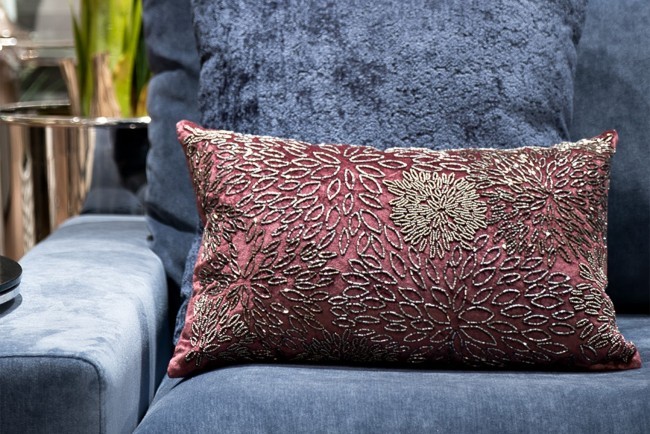 Подушка с вышивкой "Огни" бордовая 30*50см (TT-00011419)