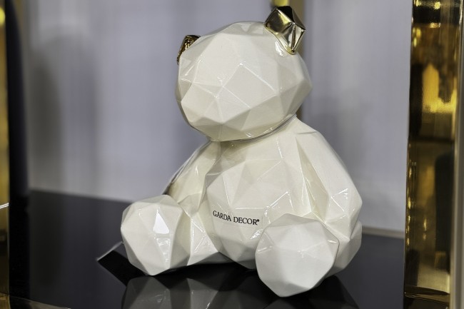 Статуэтка "Мишка" белая маленькая 20х19х15 (TT-00000884) Статуэтка "Мишка" белая маленькая 20х19х15 (TT-00000884)