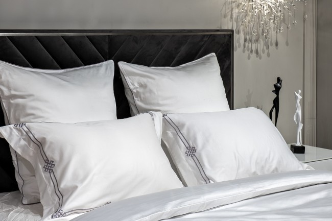 Комплект постельного белья  с вышивкой Арктик, серый, Двуспальный евро (200*220) (TT-00013754)