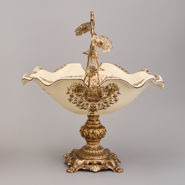 Блюдо на ножке 32*24*34 см Lefard (46-1383) Блюдо на ножке 32*24*34 см Lefard (46-1383)