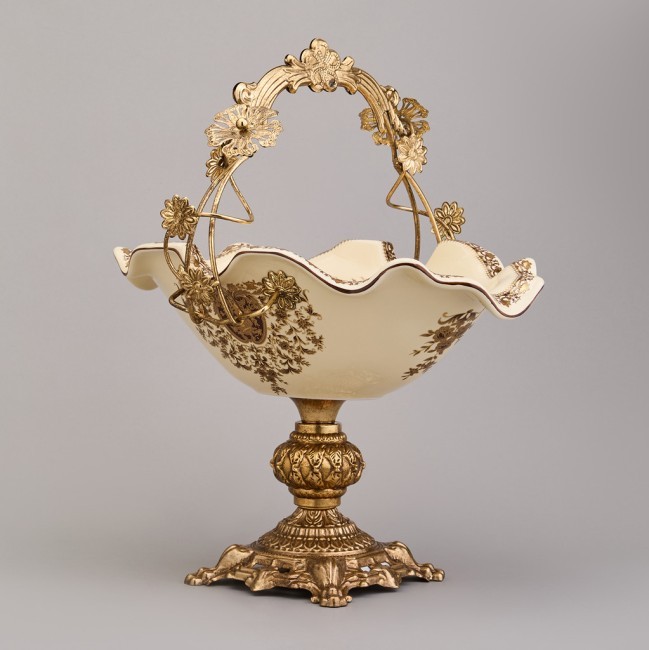 Блюдо на ножке 32*24*34 см Lefard (46-1383) Блюдо на ножке 32*24*34 см Lefard (46-1383)