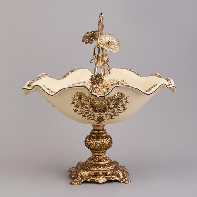 Блюдо на ножке 32*24*34 см Lefard (46-1383) Блюдо на ножке 32*24*34 см Lefard (46-1383)