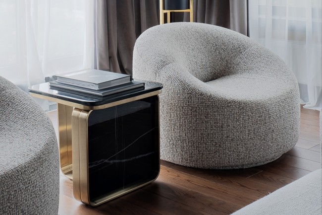 Стол журнальный иск. камень черный / золото 50*50*50см (TT-00009653)