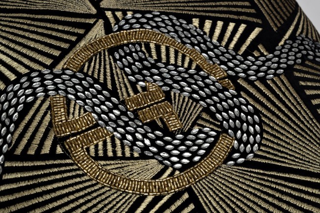 Подушка с бисером, стеклярусом и вышивкой "Антик" черный 45*45 (TT-00014436)