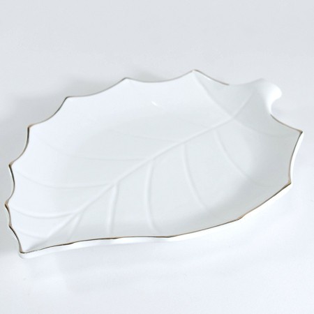 Блюдо сервировочное для подачи керамика 32,5х23х4 LR (90010-133L) Блюдо сервировочное для подачи керамика 32,5х23х4 LR (90010-133L)