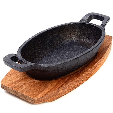 Сковорода с ручками на подставке 15,5х9,5см чугун/дерево МВ (26798) Сковорода с ручками на подставке 15,5х9,5см чугун/дерево МВ (26798)