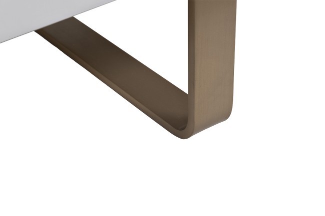 Комод светлый с металл. каркасом 140*50*85см (TT-00012678)