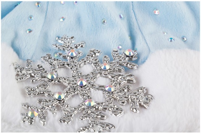 Костюм новогодний с вышивкой "снегурочка" халат,шапка,брошь,размер 44-46 SANTALINO (850-860-1) Костюм новогодний с вышивкой "снегурочка" халат,шапка,брошь,размер 44-46 SANTALINO (850-860-1)