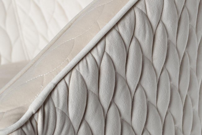 Кресло стеганое велюр бежевый 60*68*84см, ножки коричн. - TT-00000996