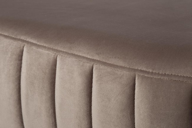 Банкетка велюр серо-беж, метал.основ.135*54*45см (TT-00000997) Банкетка велюр серо-беж, метал.основ.135*54*45см (TT-00000997)