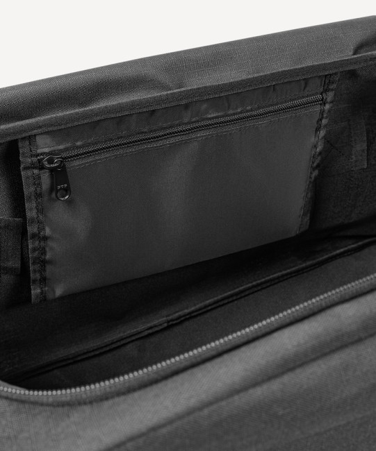 Сумка спортивная с двойным дном JOGEL Division Double Bottom Bag, черный (2130726) Сумка спортивная с двойным дном JOGEL Division Double Bottom Bag, черный (2130726)