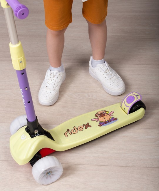 БЕЗ УПАКОВКИ Самокат 3-х колесный Juicy R, 120/80 мм, желтый/фиолетовый (2106806) БЕЗ УПАКОВКИ Самокат 3-х колесный Juicy R, 120/80 мм, желтый/фиолетовый (2106806)