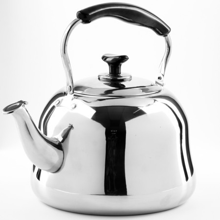 Чайник литой 5л со свистком МВ (23508) Чайник литой 5л со свистком МВ (23508)