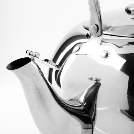 Чайник литой 5л со свистком МВ (23508) Чайник литой 5л со свистком МВ (23508)