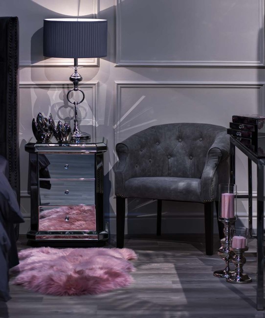 Тумба прикроватная зеркальная 50*43*65см (00002607) Тумба прикроватная зеркальная 50*43*65см (00002607)