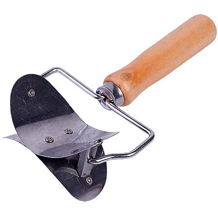 Тесторезка с дер/ручкой (2618) Тесторезка с дер/ручкой (2618)