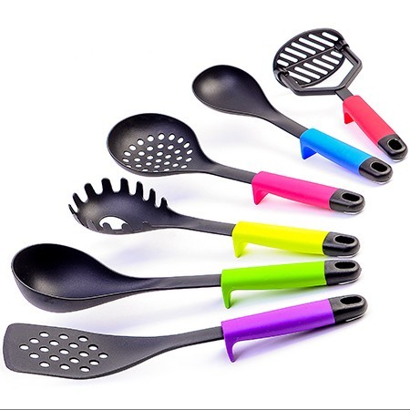 Кухонный набор на подставка 7 пр нейлон/термопластик Mayer&Boch (29525)