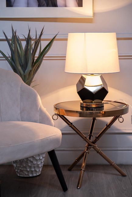 Лампа настольная плафон белый d30*49см (TT-00001530) Лампа настольная плафон белый d30*49см (TT-00001530)