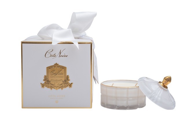 Свеча ароматическая Jasmine flower tea в вазе в упаковке 185 гр (TT-00014727) Свеча ароматическая Jasmine flower tea в вазе в упаковке 185 гр (TT-00014727)