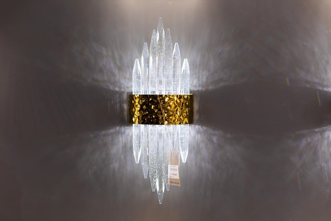 Бра золото, стекло прозрач. 18*h50см (TT-00010098) Бра золото, стекло прозрач. 18*h50см (TT-00010098)