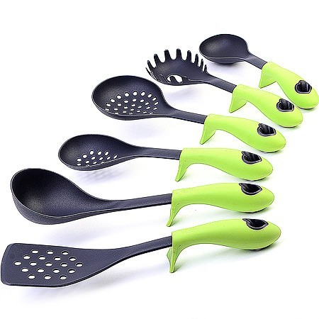 Кухонный набор на подставка 7 пр нейлон/термопластик Mayer&Boch (29526) Кухонный набор на подставка 7 пр нейлон/термопластик Mayer&Boch (29526)