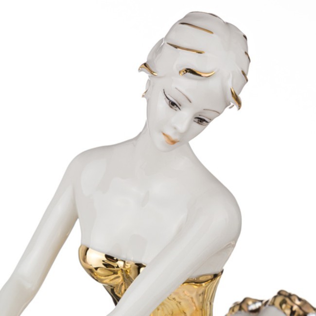 Статуэтка "балерина" 17,5*17,5 см. высота=30 см. S.V. (282-019)