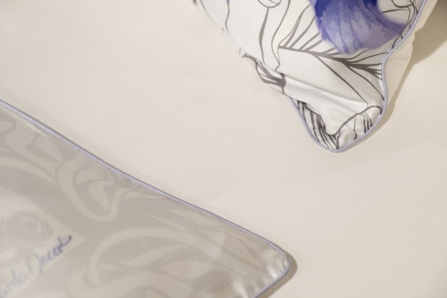 Простыня на резинке тенсель белая 180*200*30 (TT-00015792) Простыня на резинке тенсель белая 180*200*30 (TT-00015792)