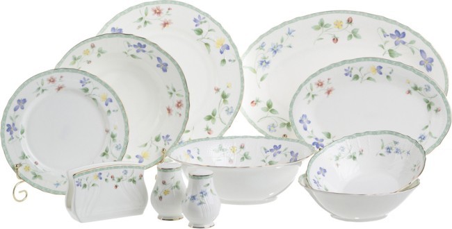 Столовый сервиз на 6 персон 26 пр. "фиалки" Lefard (264-305) Столовый сервиз на 6 персон 26 пр. "фиалки" Lefard (264-305)