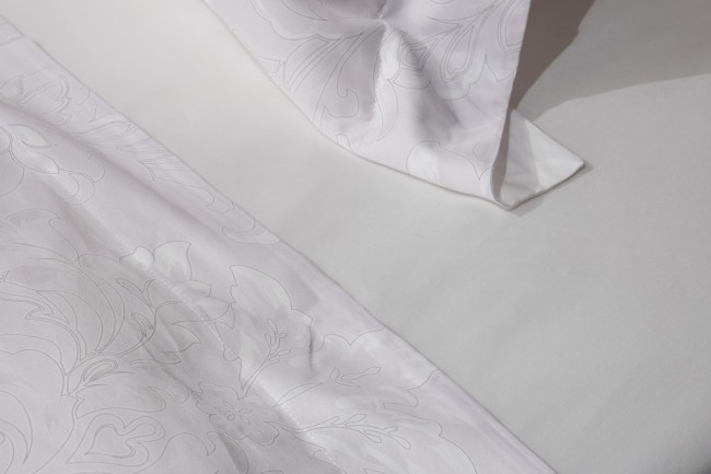 Простыня на резинке сатин 400TC, белый, 160*200*30 (TT-00014772) Простыня на резинке сатин 400TC, белый, 160*200*30 (TT-00014772)