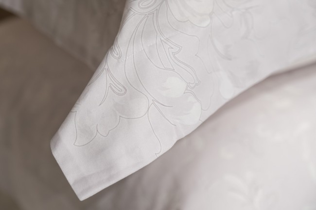 Комплект постельного белья Лоренцо,сатин 400TC, белый, 200*220-1шт,50*70-2шт (TT-00014765) Комплект постельного белья Лоренцо,сатин 400TC, белый, 200*220-1шт,50*70-2шт (TT-00014765)