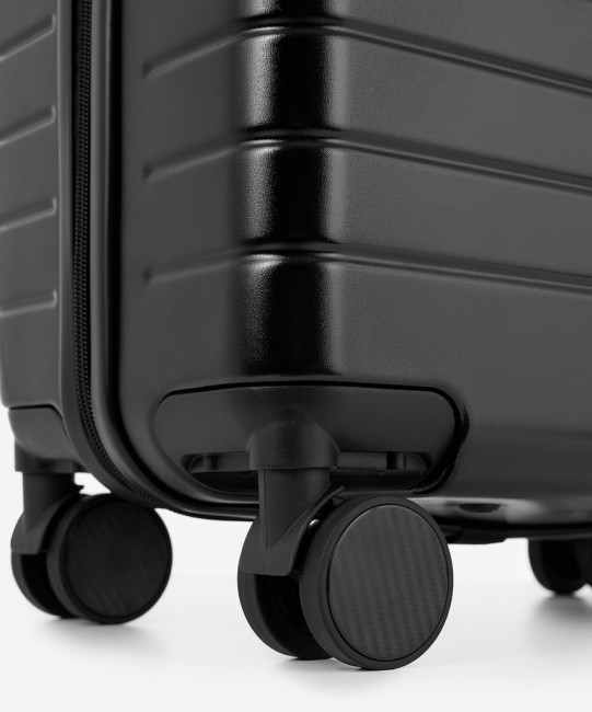 Чемодан для ручной клади JÖGEL ESSENTIAL Carry on Spinner, черный (2122181)